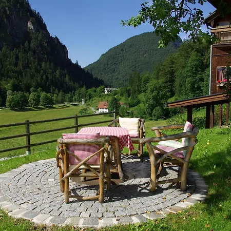 In Mit Garten Apartment Berchtesgaden
